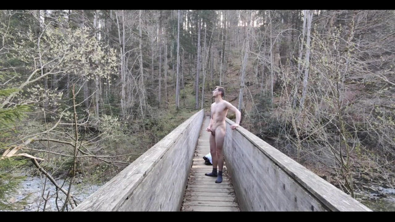 Snauwflake: Horny French Twink Is Jerking off Outside on a Bridge
