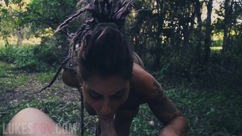 Lukes POV: Calda ragazza tatuata con grandi tette fa un pompino nella...