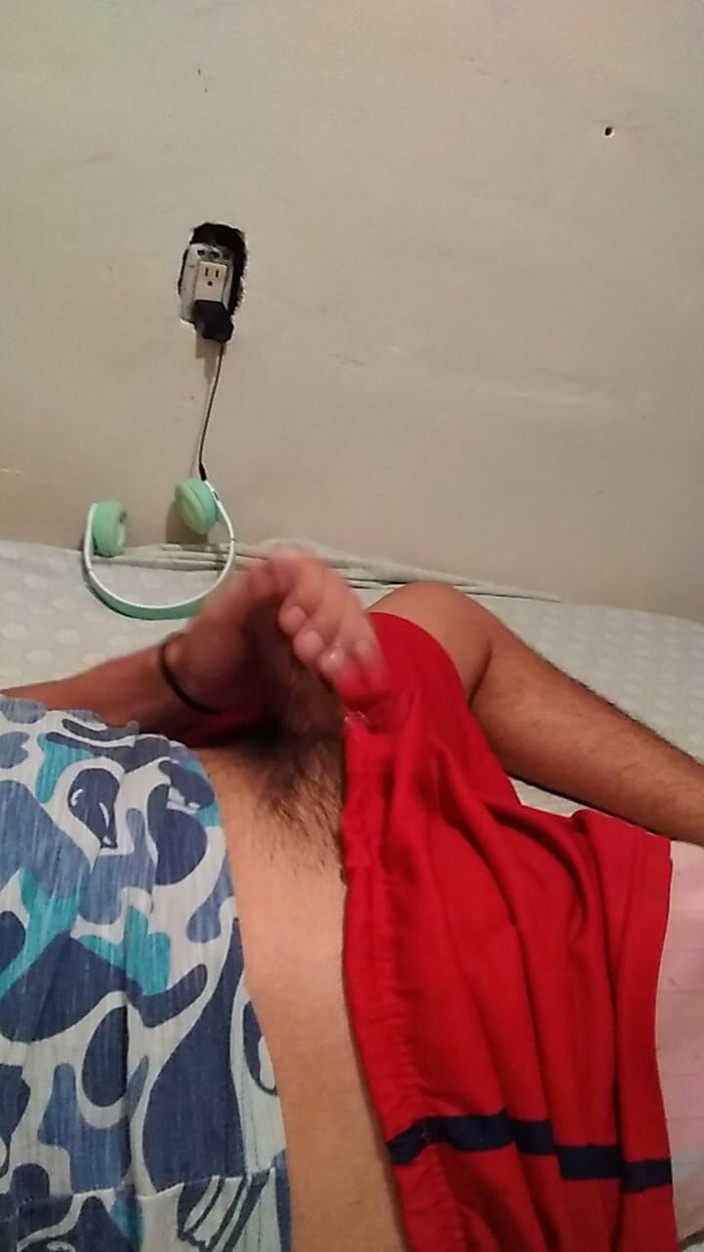 AlexAlejandro13: Garoto gostoso na cama