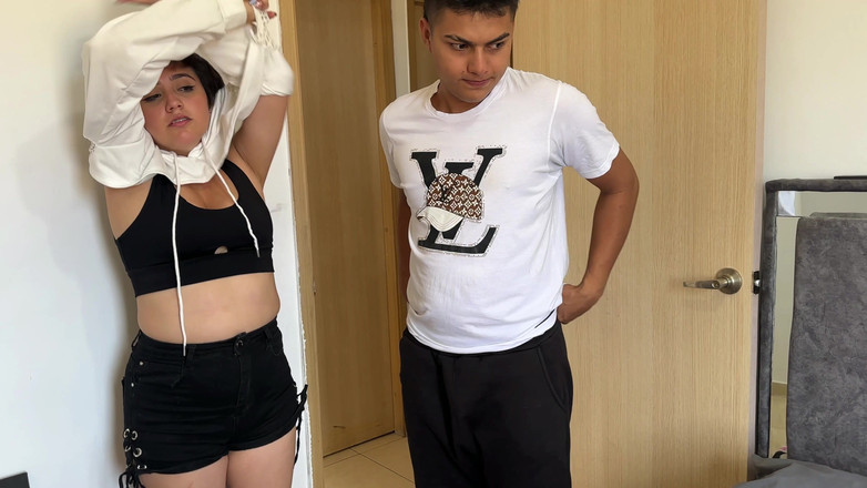 ManuelaAlvarez: Dikongkek oleh zakar besar saya.