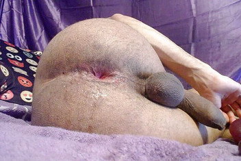 Arthur Eden aka Webcam God: Pantat berair