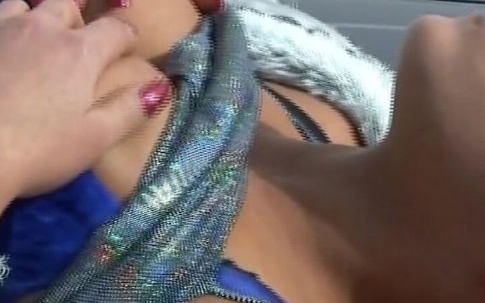 German Amateur Videos: La biondina succhia cazzo dalla germania, un piacevole autista
