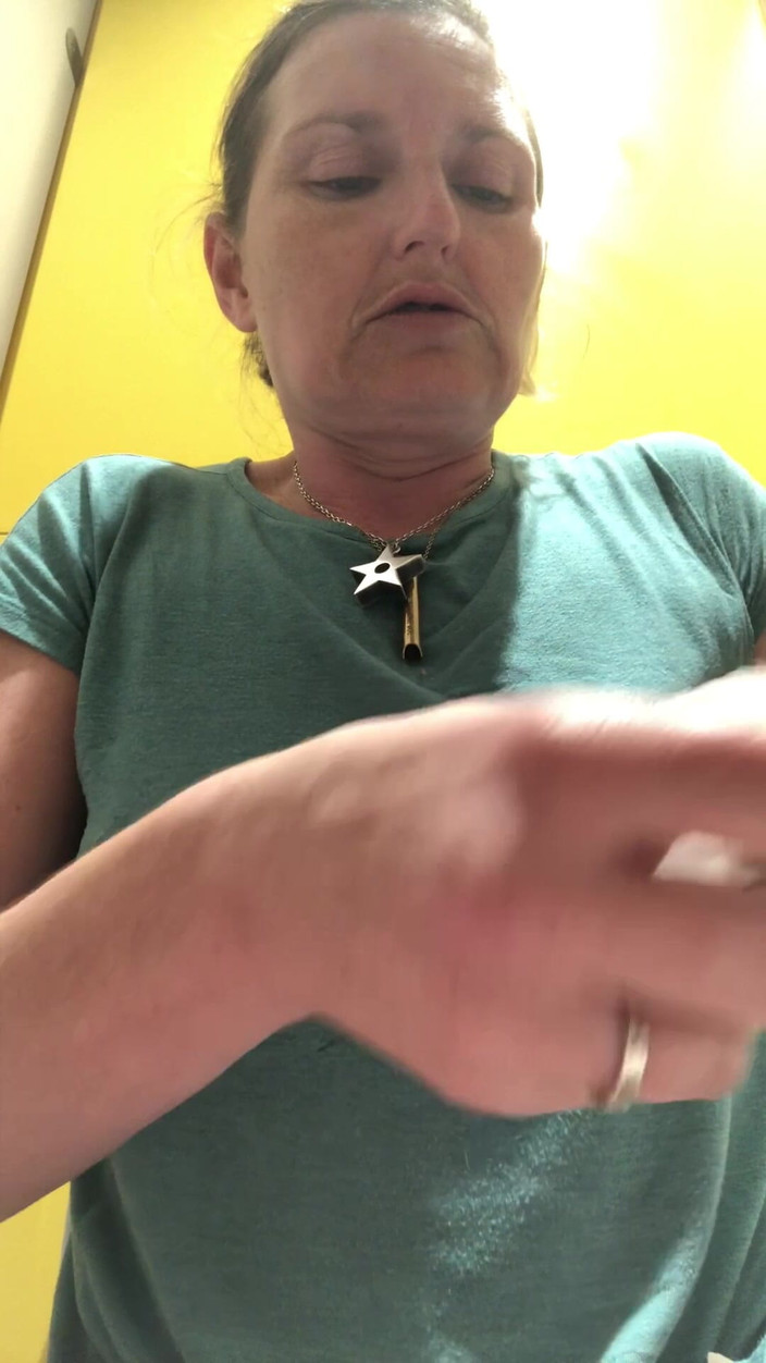 Pissing Paradise: Đi tiểu rất nhanh trên đường về nhà từ sân bay...