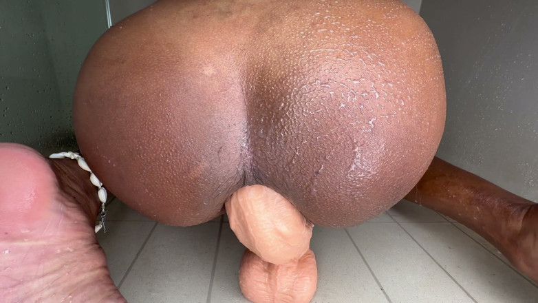 LadyboyLadyboy: Ladyboy Sofia Carves a Hole I’m Her Backside