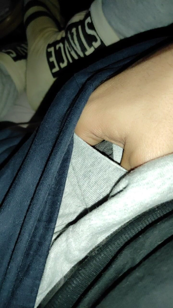 SmokedAlloy2: 汚いジャンクブロは小便をするのにトイレを必要としません。彼はどこでもそれをやっています!メガダート!