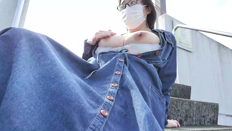 aika: A Married Woman Gets Excited by Outdoor Masturbation