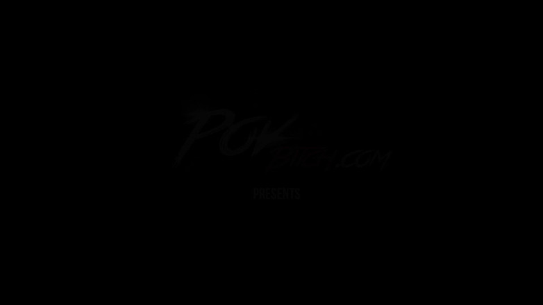 POV Bitch: Rubia nena de piernas largas sueña con una esperma después...
