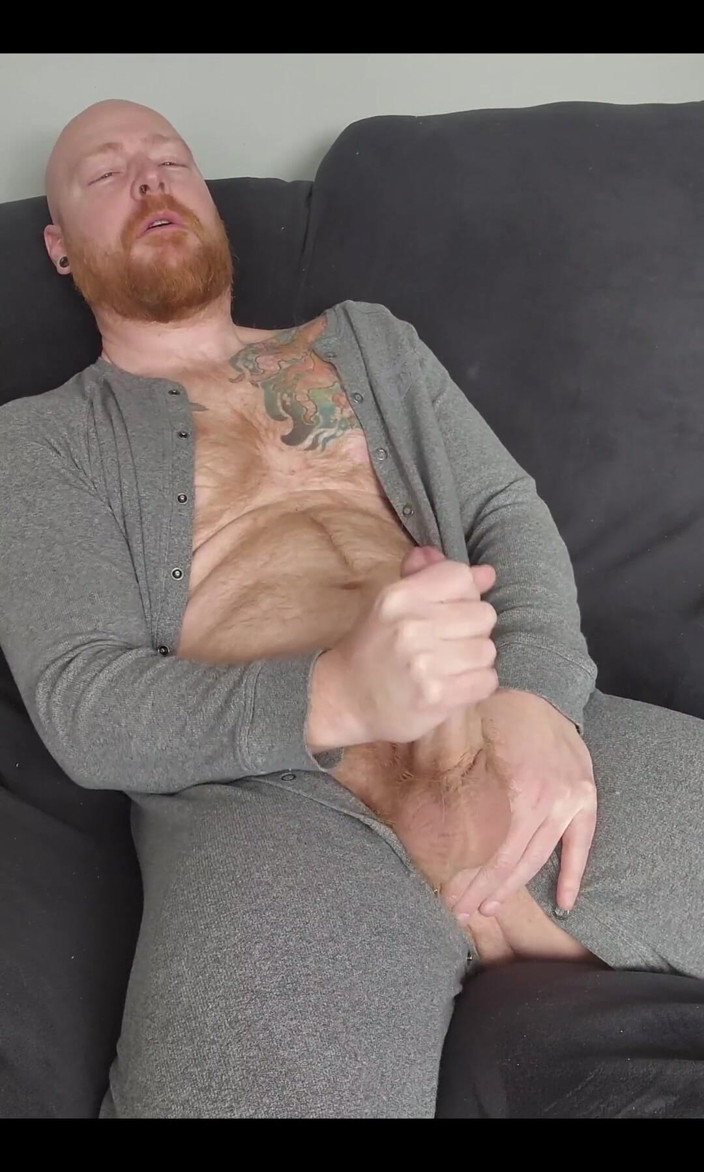 Logan Stanley: C’est une caresse de ma bite dans mon costume de...