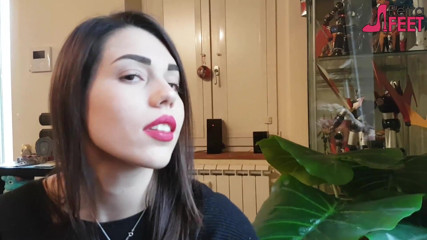 Smokin Fetish: Курение с красивой девушкой крупным планом
