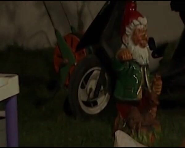 German Amateur Videos: アナルセックスされたドイツのスラットが大きなペニスで屋外で時間を楽しむ