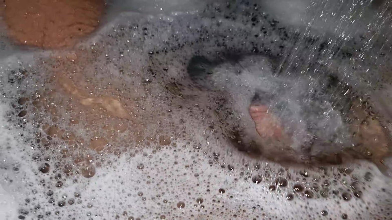 Alexander Audran: 誰か一緒にいてくれないか?私はホットタブでオナニーし、リラックスできる音楽を聴く - 泡だらけのチンコで遊んで