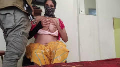 Yourdidipriya: Индийская бхабхи мучающая киска трахается с теле-электриком ясным хинди голосом