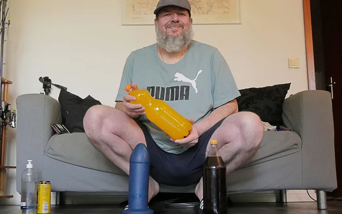 Qualzucht: Extreme Anal Training to the Limit of What Is Possible
