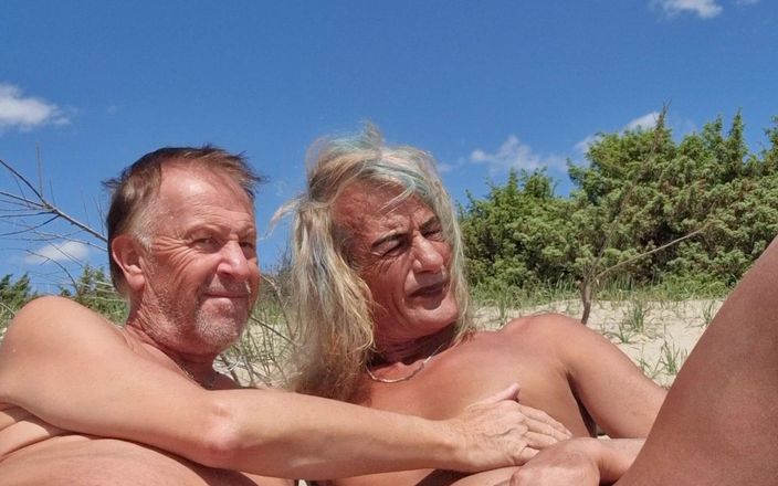 Gigi and David: Sexshow stripchat, fkk-strand, und typ, Gigi und dave 17-05-2025, P2