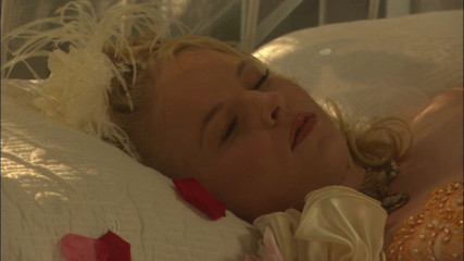 Miami Reality: La principessa tettona cavalca il cazzo enorme del suo principe...