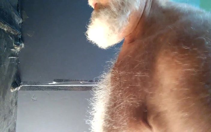 Hairyartist: HairyArtist и MrhairyGardener у глорихола