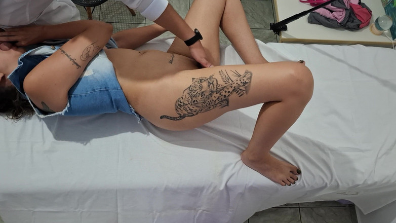 Gabi SweetCouplesStories: De vervangende dokter was gek.