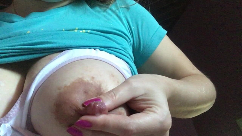 Risky Hairy Couple: Vuoi assaggiare il latte dalle mie grandi tette? viso