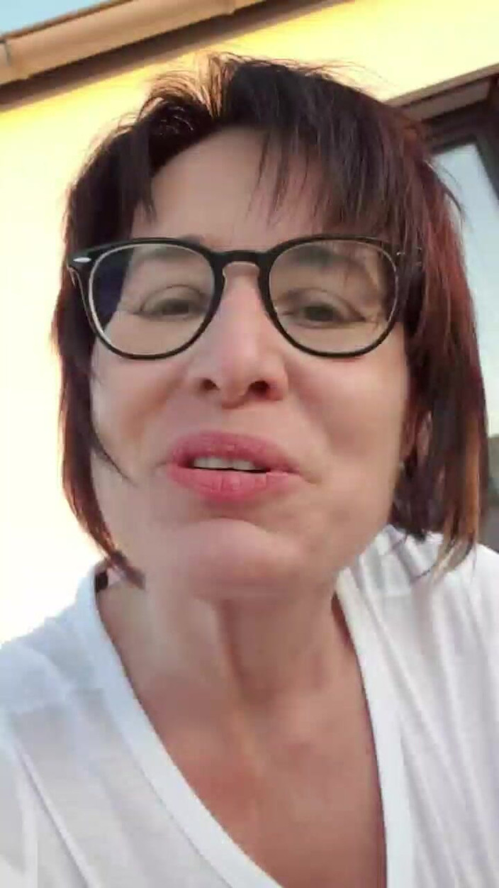 JulieEroticDress: Tryskać w dżinsach na balkonie