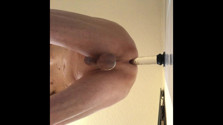 bigears: Cavalcando Dildo Cazzo Da 9 Pollici - Vista Sotto