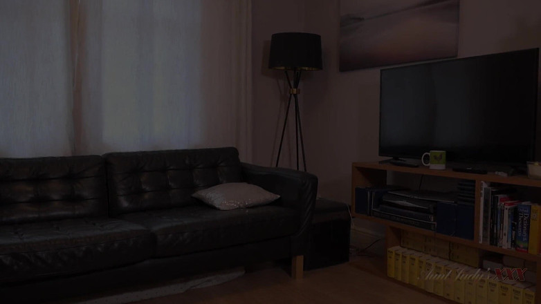 Aunt Judy's XXX: TanteJudysxxx - Spaanse milf Montse swinger met grote reet verleidt de...