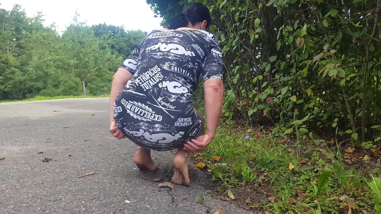 Yvette xtreme: Fata desculță de pe stradă