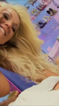 Blonďatý anděl pro staré prase! Část č. 02