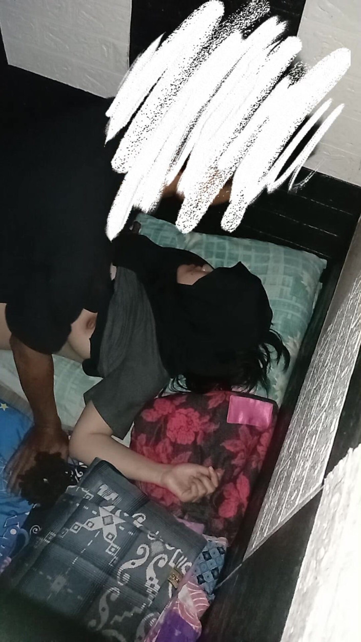 Famly sex: meri eshiyaee mahila ki meri sankri choot aur gori tvacha...