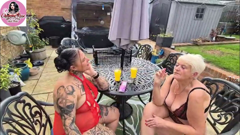Cheyenne Rose 80: Fumando con Joolz