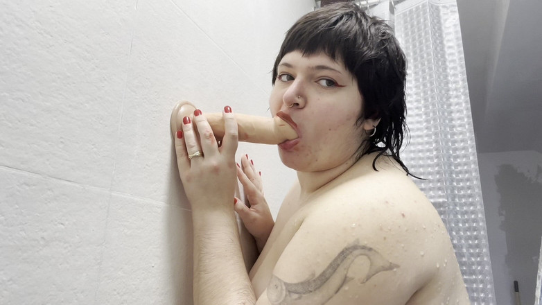 DWHOREKIN: Matte twoja szwagierka pod prysznicem