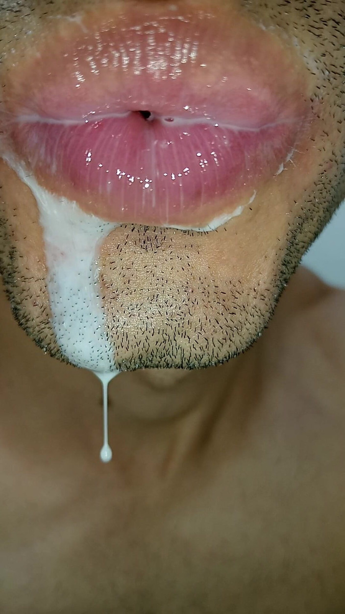 Rey rey: Eu amo porra na minha boca, língua longa língua, beijo,...