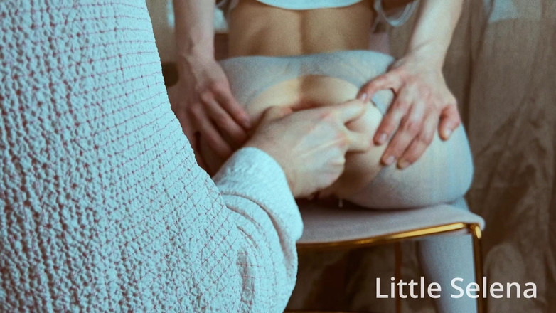 little_selena: 하드코어 애널 피스팅과 소다로 탈출