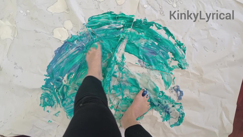 Kinky Lyrical: Nožní umění - malování nohama