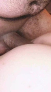 Verführung in der Badewanne und analer Sex im Bett
