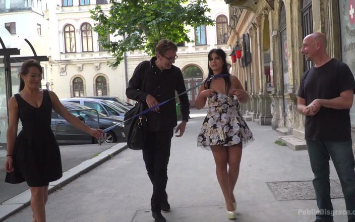 Public Disgrace by Kink: Naomi la débutante nerveuse se fait baiser dans son quartier