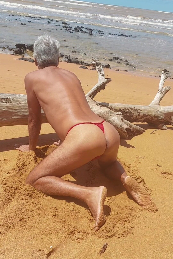 Ladysilvas: Sahilde külotlu Ladysilva ne kadar ateşli bir göt bir erkeğin...