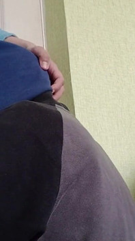 Dva sousedé skrývají skutečnost, že jsou to lesbičky