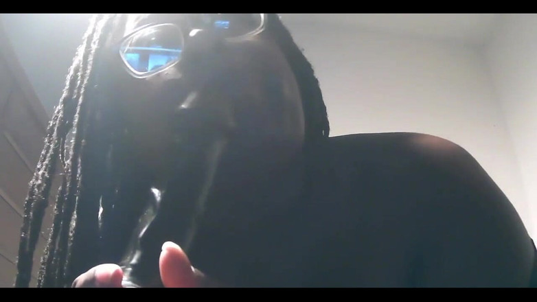 His Queen Suga: Nesnáším sání falešného ptáka.