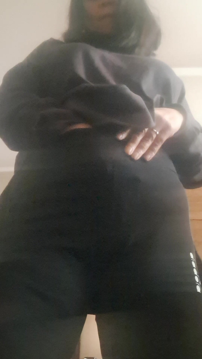 Mommy big hairy pussy: MILF chlupatá kundička