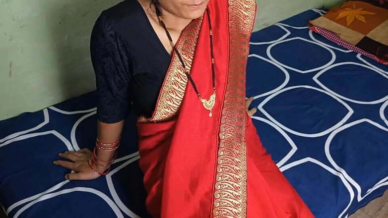 Pyaripooja22: Sexy bhabhi ošukaná jeho devarem ve své ložnici a dělá...