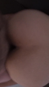 Vrai Couple Amateur - Le Jeu De Gode Se Transforme En Giclée Intense Et En Sexe En Levrette