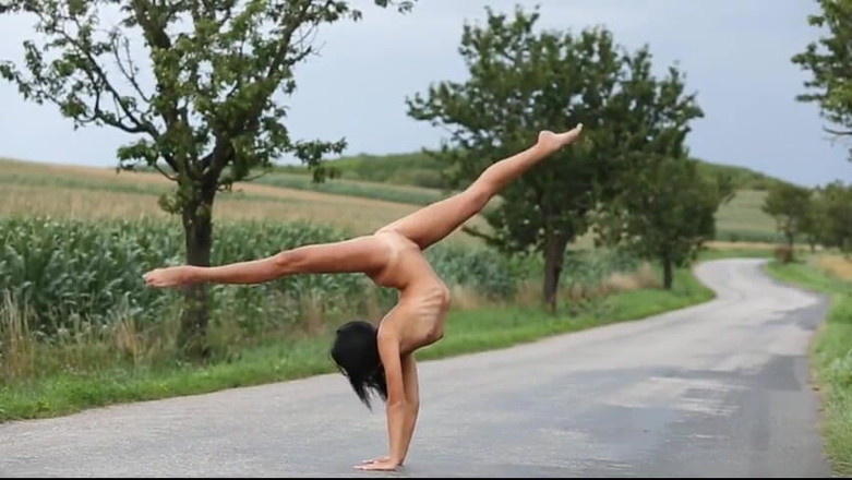 Watch4beauty: Ginasta flexível