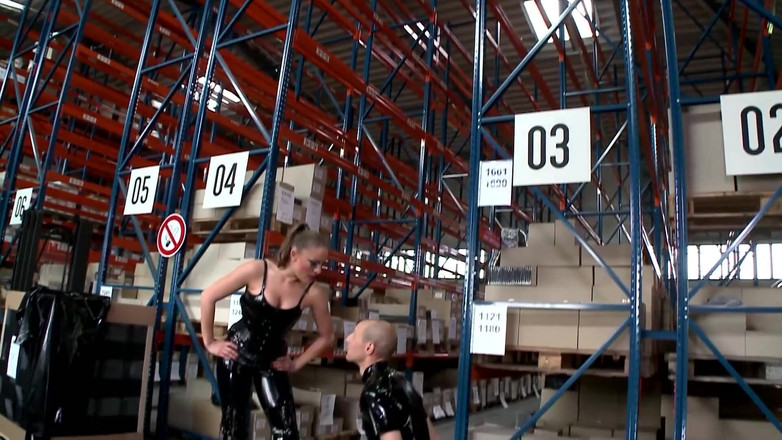 Absolute BDSM: Sestřička Dominatrix Pegs Poslušný otrok hardcore