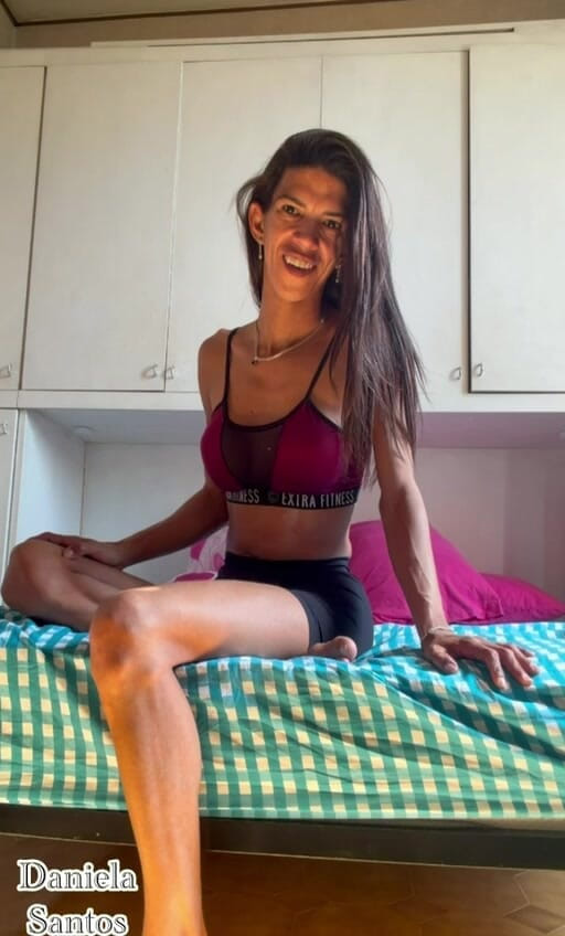 Tsdanisantos1: Travesti Mostrando Seu Pau Ficando Duro, Part1