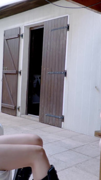 La audición porno de la peluda francesa Lety Howl se convierte en un trío interracial dominante