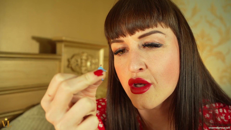 Vivienne l'Amour: Vivienne L'amour - Hoața de casă extremă - Capturat de cel mai...