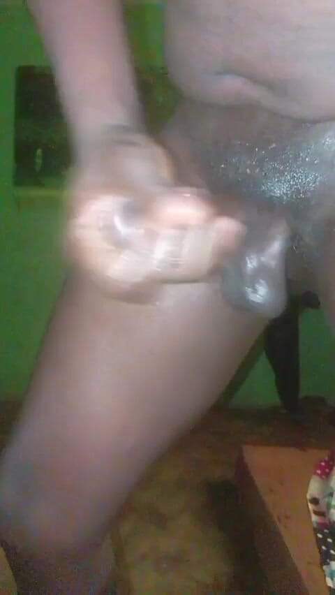 Badman4606: 甘い膣を舐めて。