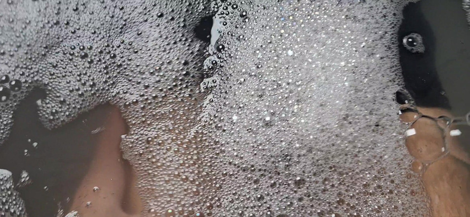 Dreamofevolution: Menekşeler mavi, güller kırmızı ve avcı çizmeleri siyah