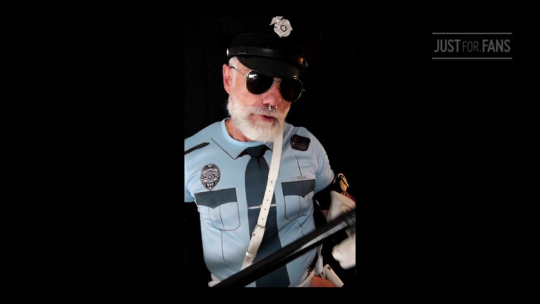 MusclesCigarsFFPig: 悪い警官の罰