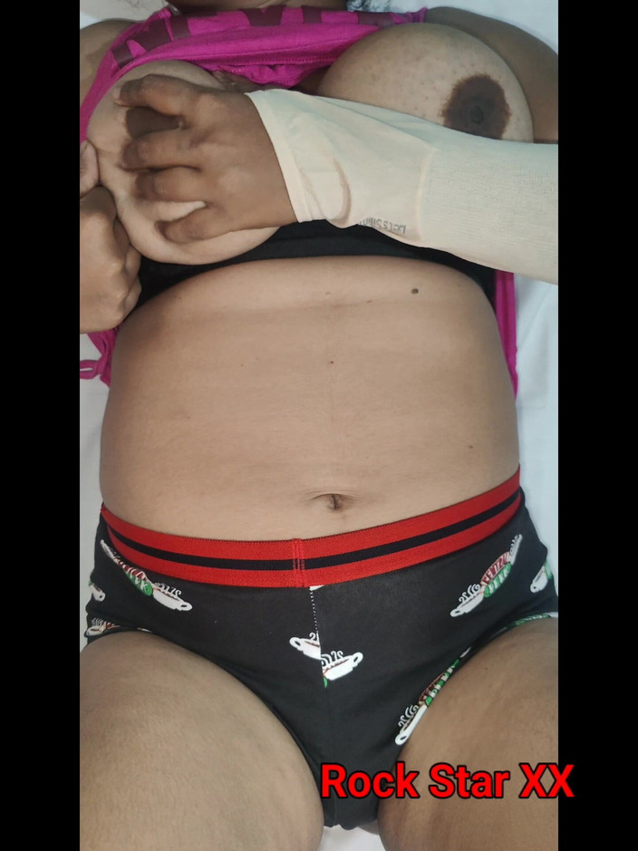 Rack star XX: Une desi indienne mariée se doigte